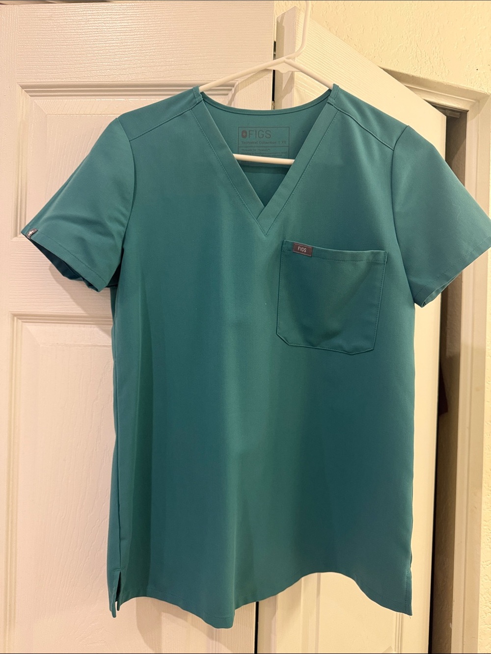 FIGS Cactus Green Catarina V-Neck Scrub Top